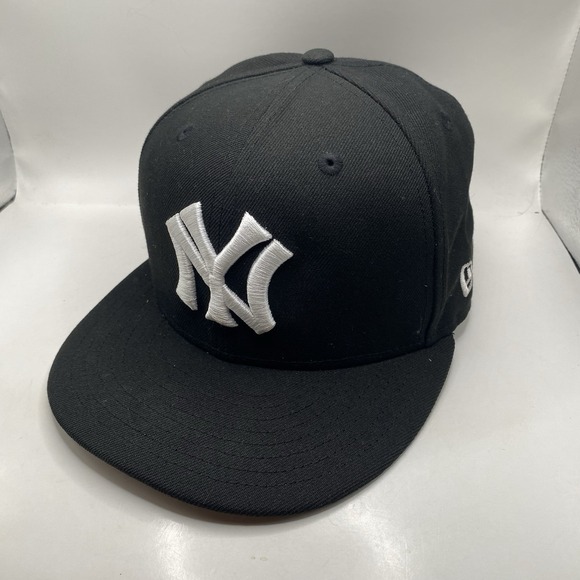New Era Jackets & Blazers - New York Yankees Hat All Black New Era 59fifty Fitted 7 VGC Blackout Large Logo